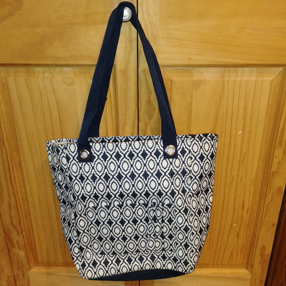 thirty-one Tall Organizing Utility Tote. Stylish Navy and White Tote Bag